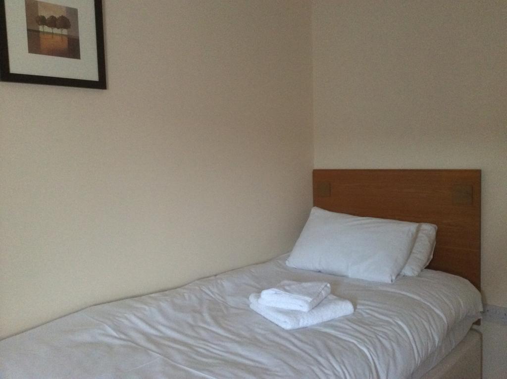 Sterling Lodge Hotel Eastbourne Room photo