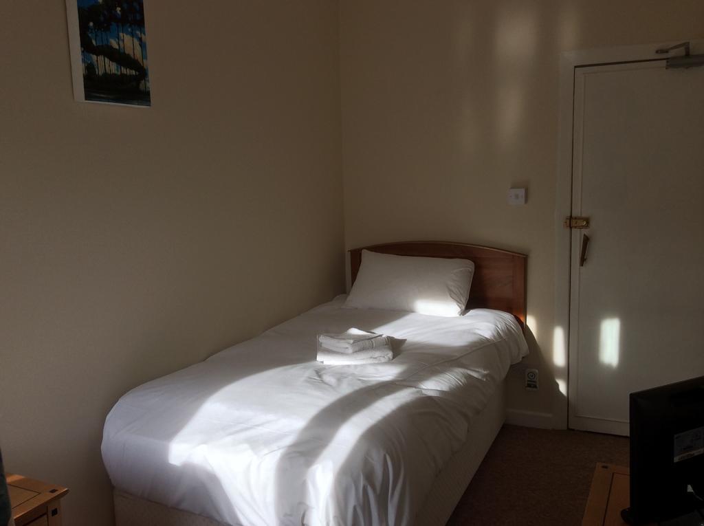 Sterling Lodge Hotel Eastbourne Room photo