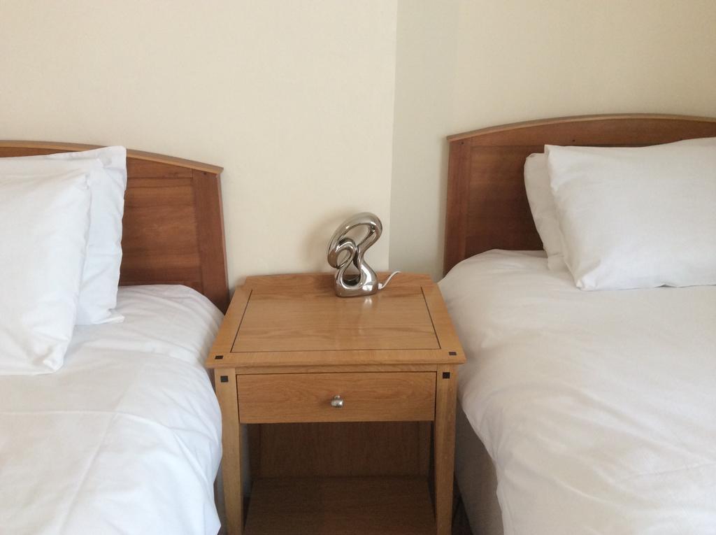 Sterling Lodge Hotel Eastbourne Room photo