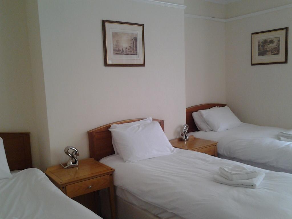 Sterling Lodge Hotel Eastbourne Room photo